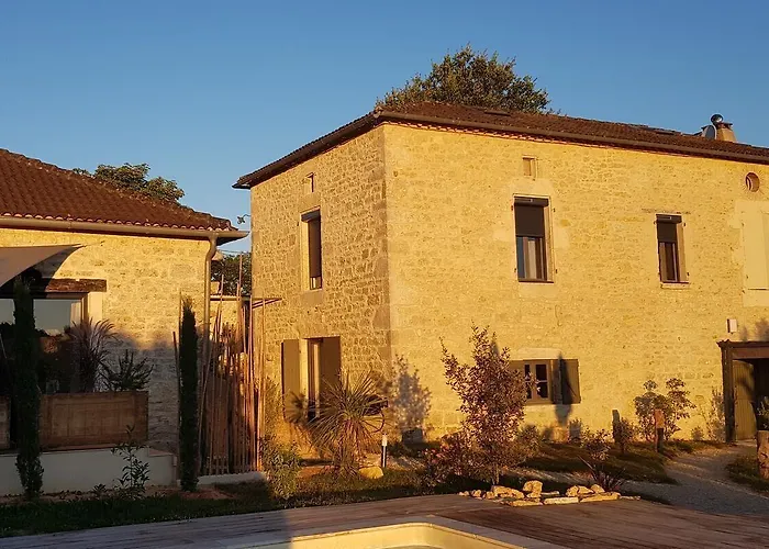 Maison Reces Bed & Breakfast Floressas