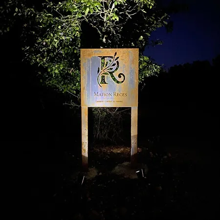 Couette-café Maison Reces 4*